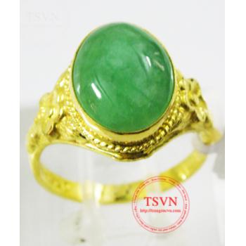Nhẫn vàng gắn ngọc cẩm thạch
