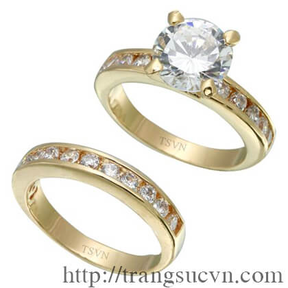 Nhẫn cưới gắn kim cương