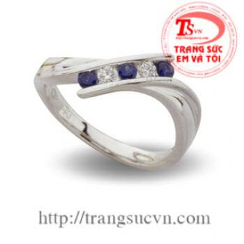 Nhẫn gắn đá quý