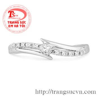 Nhẫn kim cương TT
