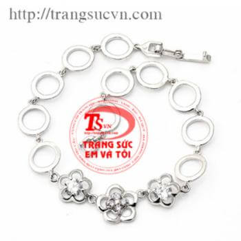 Lắc tay quấn hoa