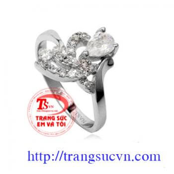 nhẫn nữ kim cương nhân tạo giọt nước