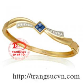 Vòng vàng gắn saphire thiên nhiên