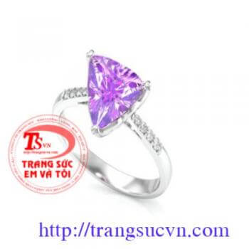 Nhẫn thạch anh tím