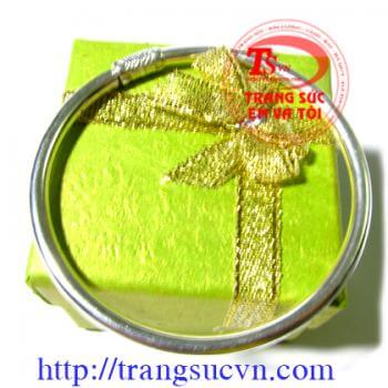 Lắc tay trẻ em