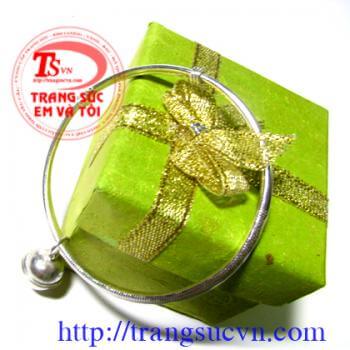 Lắc có vân chạm khắc