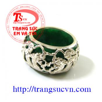 Nhẫn ngọc bọc bạc