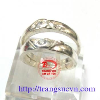 Nhẫn đôi trái tim