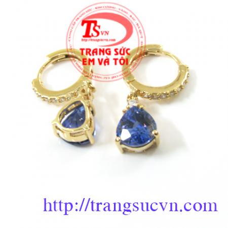 Hoa tai đá saphire