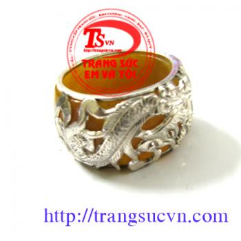 Giá Nhẫn ngọc màu vàng bọc bạc rồng, Nhẫn ngọc màu vàng bọc bạc rồng Chât liệu chính nhan ngoc mau vang boc bac rong