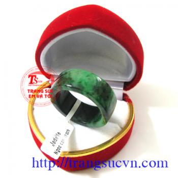 Nhẫn ngọc vuông