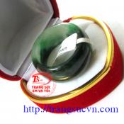 Nhẫn ngọc cẩm thạch màu đen thiên nhiên