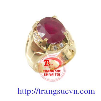 Nhẫn nam ruby được chế tác bằng vàng 18k , vàng màu có gắn 1 viên đá quý ruby thiên nhiên (nguồn gốc thiên nhiên)