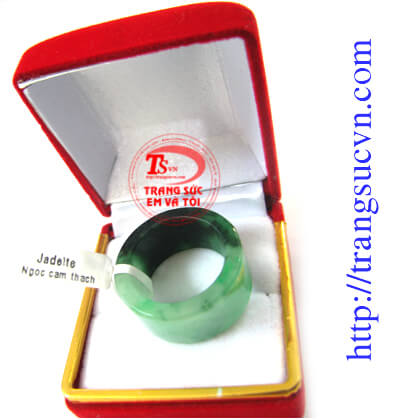 Natural Jadeite Ring For Men Kích thước: ( 26,50 x 19,20 / 11,90) mm Trọng lượng: 9,14 g