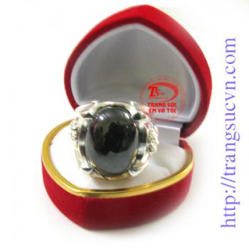 Nhẫn đá màu đen
