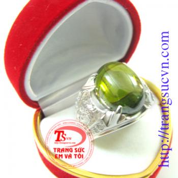Nhẫn đá xanh lục vàng