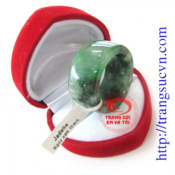 Nhẫn ngọc Nam Vuông