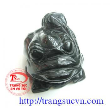 Thiền thừ màu đen