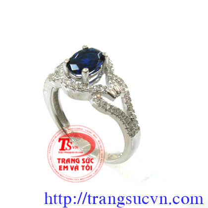 Nhẫn nữ đá màu xanh cao cấp