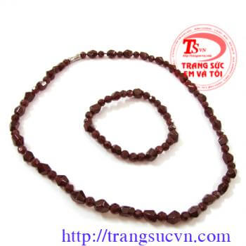 Bộ nữ trang đá garnet tự nhiên cách điệu