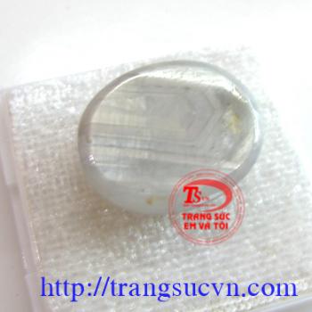 Sapphire Trắng xám có hình bát giác