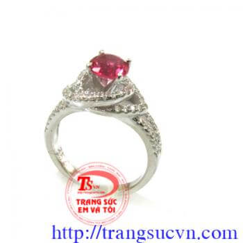 Nhẫn nữ tình yêu