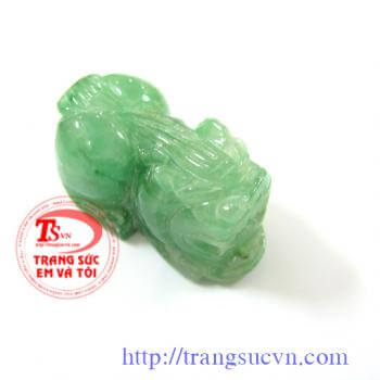 Tỳ hưu làm mặt dây chuyền chế tác tinh xảo, sắc nét, phù hợp làm mặt dây chuyền, đeo đẹp và hợp phong thủy