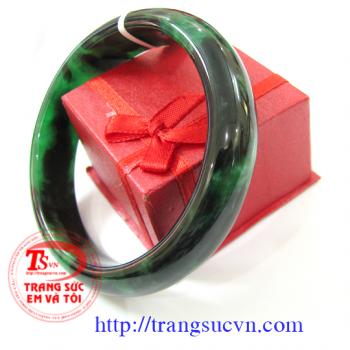 Vòng phỉ thúy sơn thủy