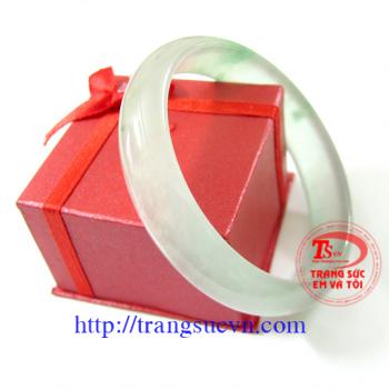 Bán Vòng phỉ thúy ngọc jadeite,Giá Vòng phỉ thúy ngọc jadeite giấy kiểm định Vòng phỉ thúy ngọc jadeite bán toàn quốc Trangsucvn.com -Website chuyên Trang sức Nam Nữ. Vàng bạc, quý, ngọc. Có quý và vàng. Đặt hàng tại Sức Em Và Tôi theo yêu cầu