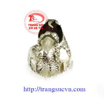 Nhân nam rồng bạc