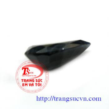 Bán Đá Sapphire đen,Giá Da Sapphire den Có giấy kiểm định® Đá Sapphire đen bán toàn quốc Trangsucvn.com -Website chuyên Trang sức Nam Nữ. Vàng bạc, quý, ngọc. Có quý và vàng. Đặt hàng tại Sức Em Và Tôi theo yêu cầu