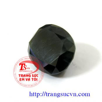 Bán Saphire đen đẹp,Giá Saphire đen đẹp Saphire đen đẹp bán toàn quốc Trangsucvn.com -Website chuyên Trang sức Nam Nữ. Vàng bạc, quý, ngọc. Có quý và vàng. Đặt hàng tại Sức Em Và Tôi theo yêu cầu