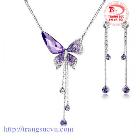 Nữ trang vàng trắng topaz