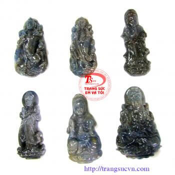 Quan âm sapphire đen