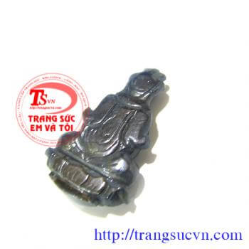 Quan âm sapphire đen