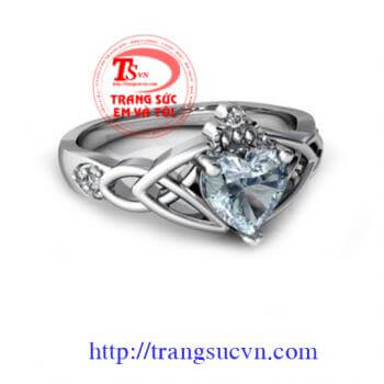 Nhẫn nữ topaz thiên nhiên