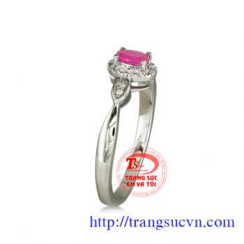 Nhẫn vàng trắng ruby