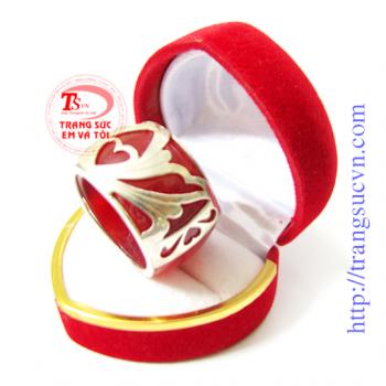 Nhẫn ngọc đỏ hoa văn