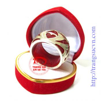 Nhẫn ngọc đỏ hoa văn