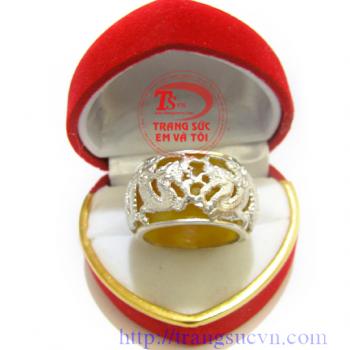 Nhẫn ngọc màu vàng