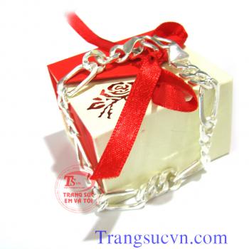 Lắc nam bạc-96% Dây chuyền bạc nam được chế tác trên chất liệu bạc ta, bạc nguyên chất hàng lượng 960% Ag. Được thiết kế mẫu mã đẹp phong cách. Bảo vệ cho sức khỏe của bạn.