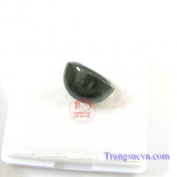 Sapphire mặt nhẫn nam đẹp  Sapphire thiên nhiên 100%  Có giấy kểm định đá quý kèm theo sản phẩm.  Đặc điểm khoáng vật: - Tên khoáng vật : Saphir (Sapphire - Corundum) - Độ cứng Mohs :9 - Chiết suất :1.762~1.770