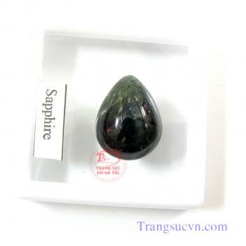 Sapphire giọt nước Sapphire thiên nhiên 100%  Có giấy kểm định đá quý kèm theo sản phẩm. Sapphire giọt nước  Đặc điểm khoáng vật: - Tên khoáng vật : Saphir (Sapphire - Corundum) - Độ cứng Mohs :9 - Chiết suất :1.762~1.770 -  Tỉ trọng :4.00