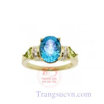 Nhẫn nữ topaz peridotNhẫn nữ topaz peridot Nhẫn topaz vàng trắng Nhẫn được chế tác trên chất liệu vàng trắng 14k gắn đá topaz thiên nhiên màu xanh. Sản phẩm được đặt theo size tay và đặt theo yêu cầu. Nhẫn nữ vàng trắng đá topaz thiên nhiên có giấy kiểm đ