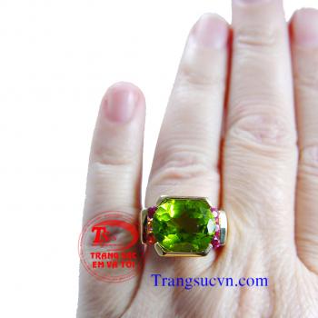 Nhẫn nam peridot và ruby