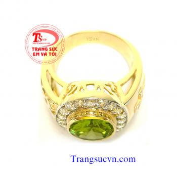 Nhẫn nam Peridot Thánh Giá