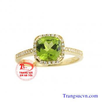 Nhẫn nữ vàng tây gắn đá Peridot thiên nhiên