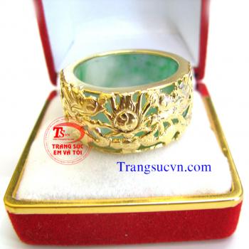 Nhẫn cẩm thạch rồng vàng