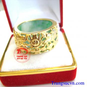 Nhẫn cẩm thạch rồng vàng