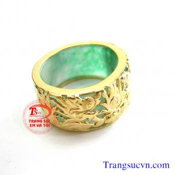 Nhẫn cẩm thạch rồng vàng